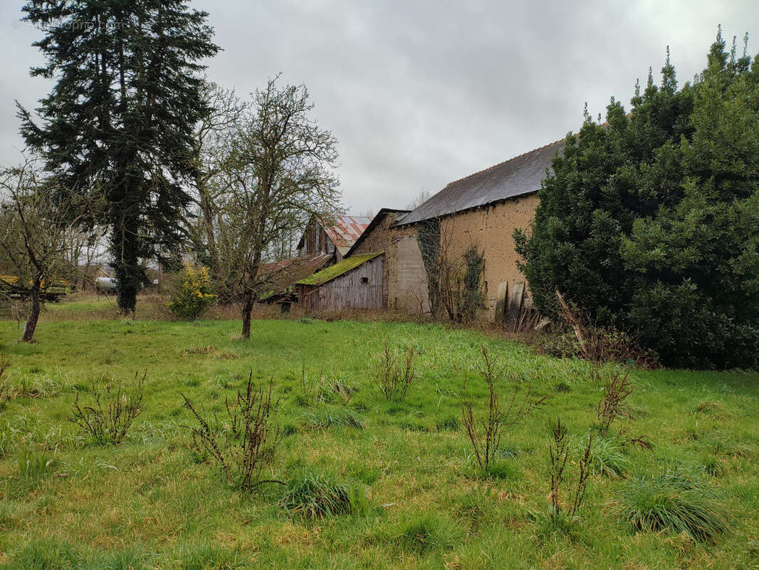 Maison à LANGUENAN