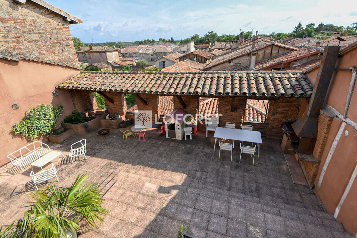 Propriété d'exception avec terrasse et vue sur les toits de Lisle-sur-Tarn - photo 2