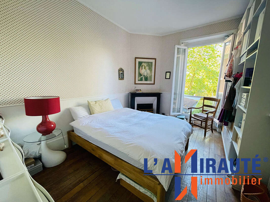 Appartement à SARTROUVILLE