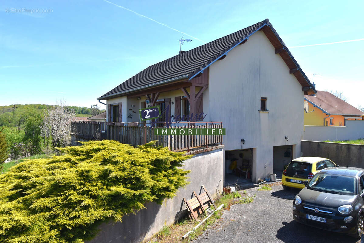 Pavillon F4 sur 13 ares - photo 2