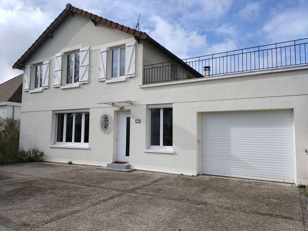 Maison à MAGNY-LES-HAMEAUX