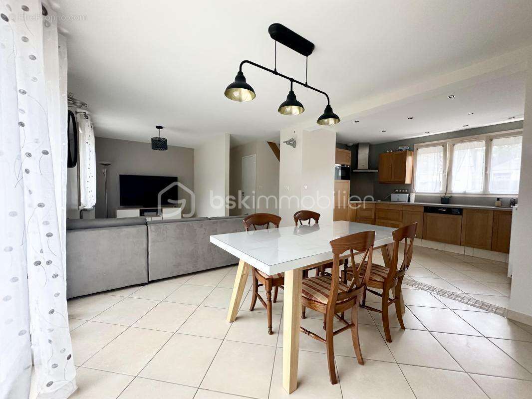 maison familiale sur  sous sol total  entièrement rénovée à 5 min de l'A16' - photo 2