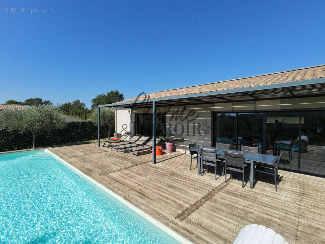Superbe Villa contemporaine de plain-pied avec piscine et vue dégagée - photo 4