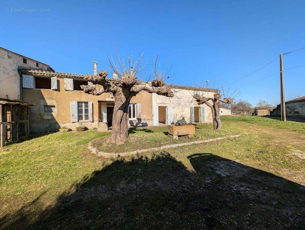 Maison St Denis De Pile 15 pièce(s) 140 m2 - photo 3