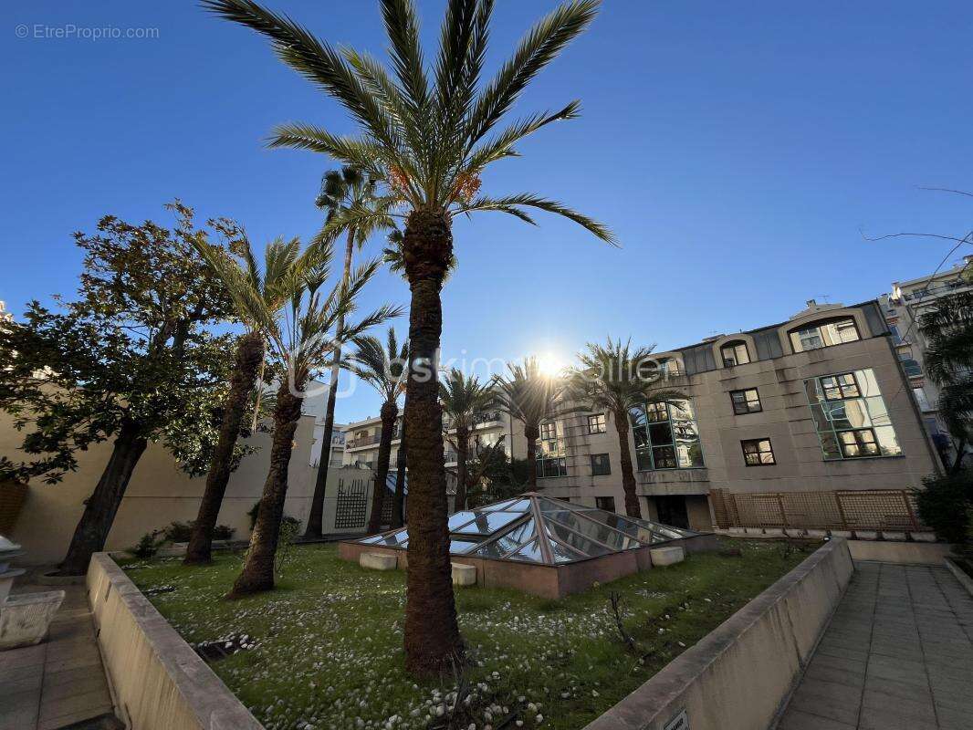 Nice – Quartier Les Fleurs  T2 47 m²  Investissement Locatif Rentable – Côte d'Azur - photo 2