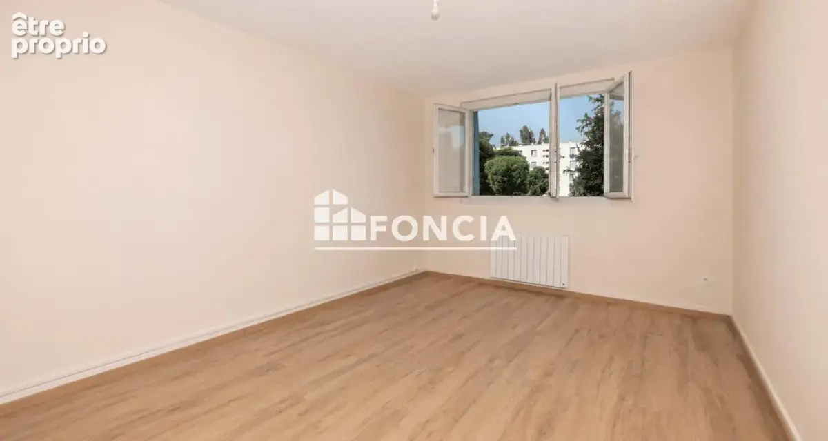 Appartement à GENAY