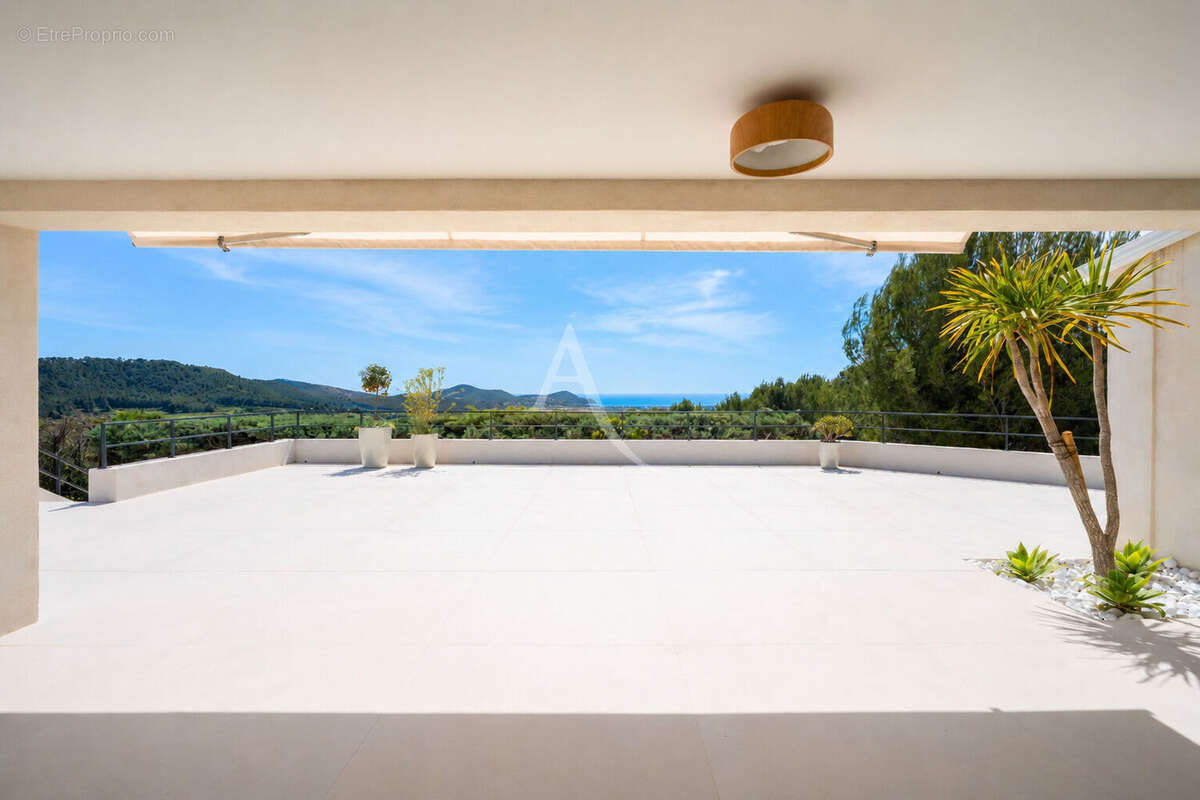 Maison à LA CADIERE-D'AZUR