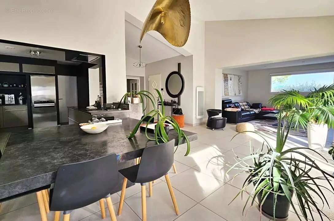 Maison à VILLENEUVE-LES-AVIGNON