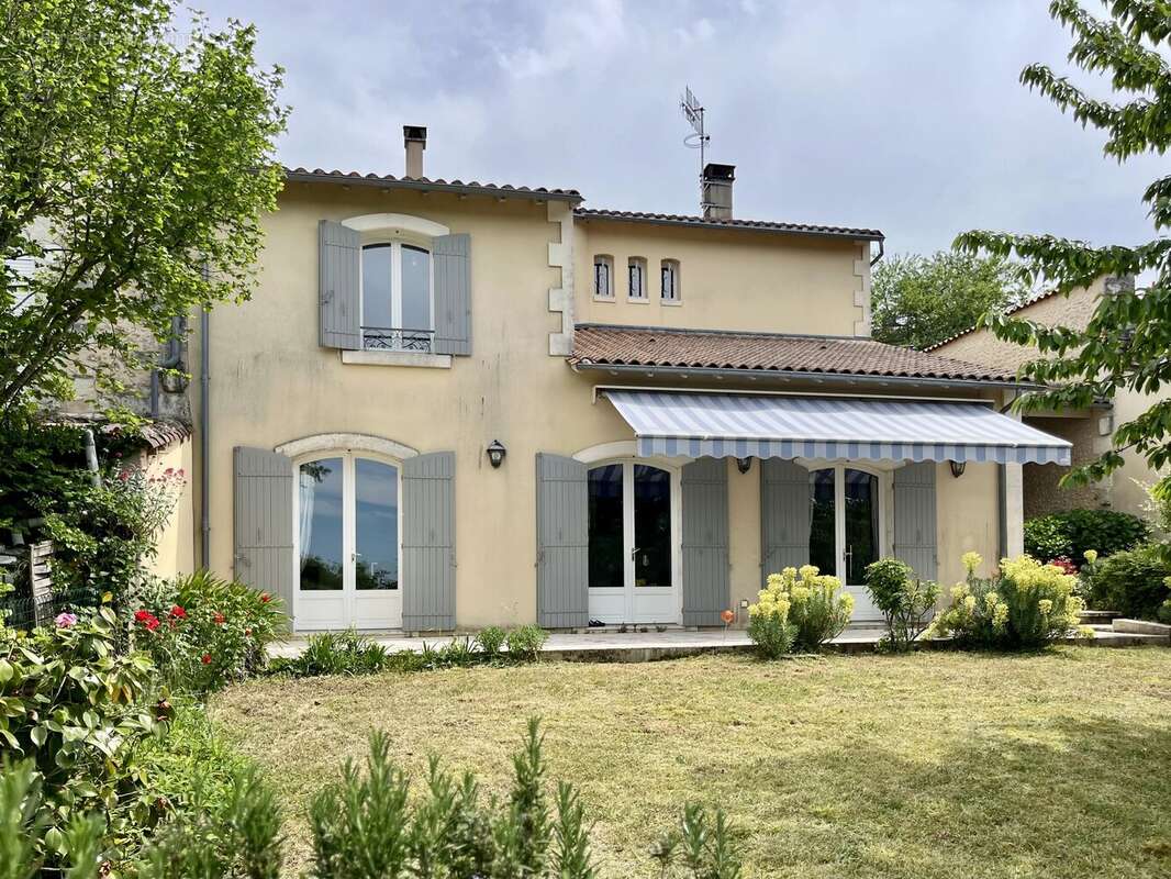 Appartement à SAINT-AULAYE