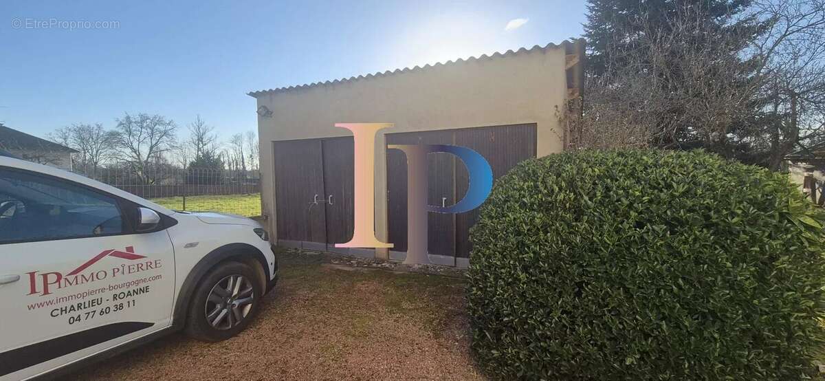 Maison à POUILLY-SOUS-CHARLIEU