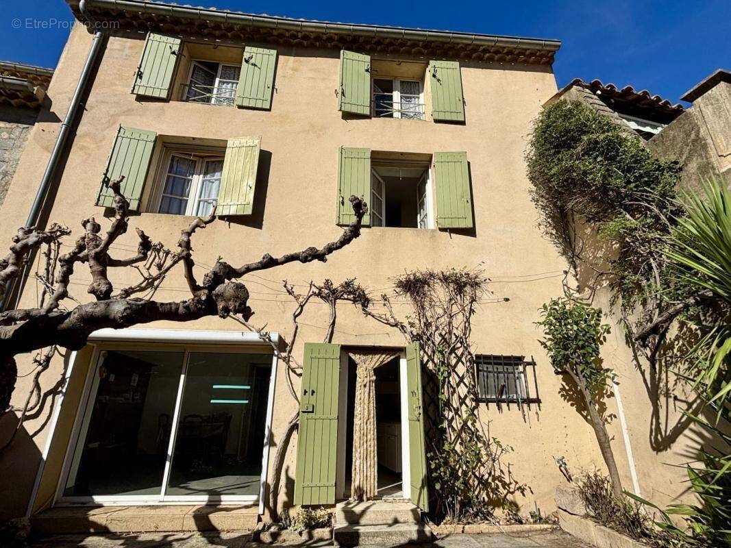 Maison à REMOULINS