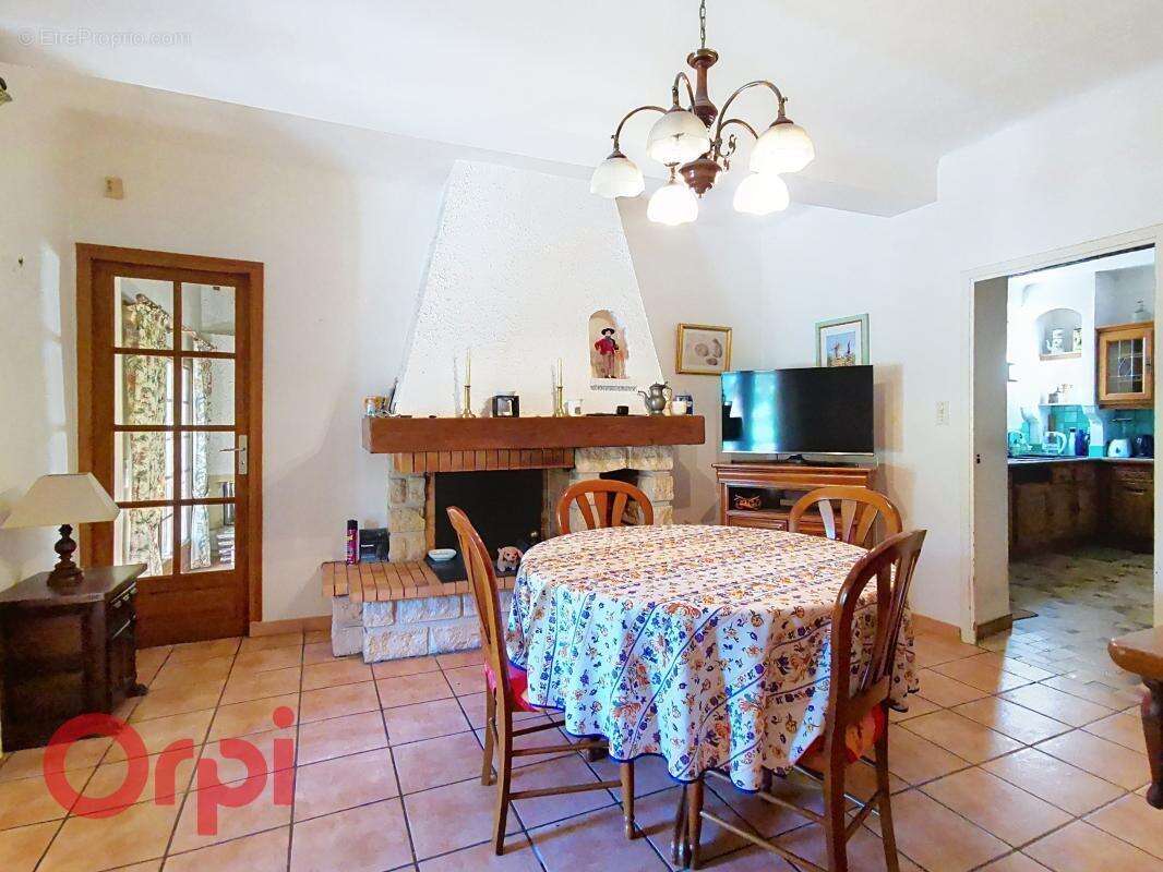 Maison à LE CASTELLET