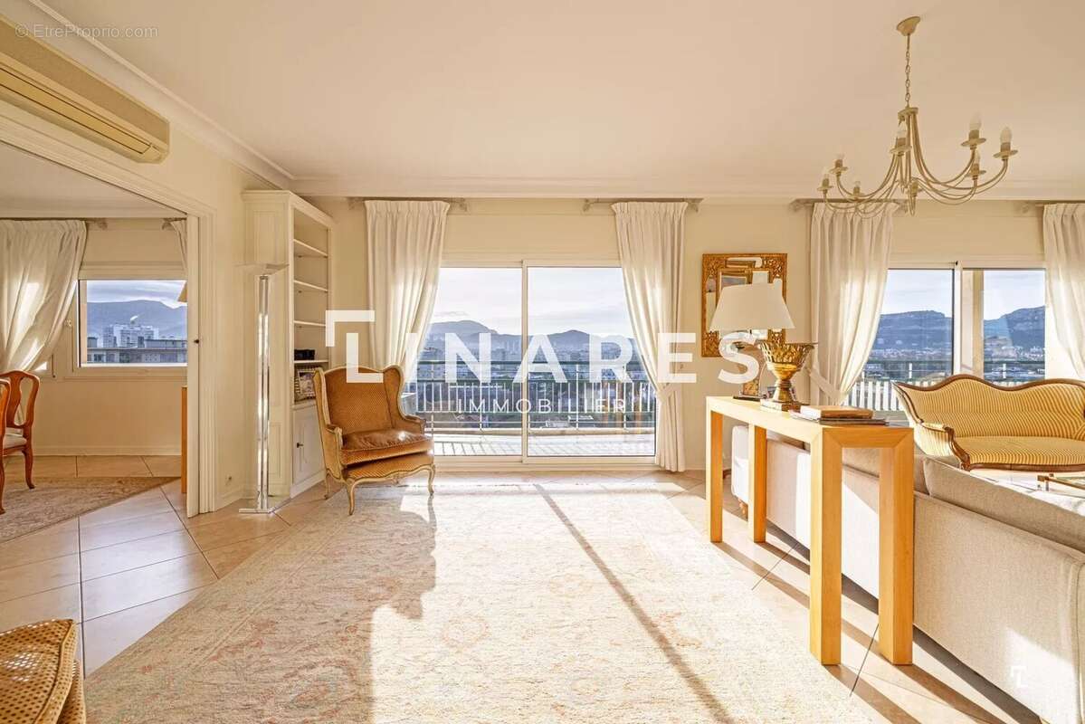 Appartement à MARSEILLE-8E