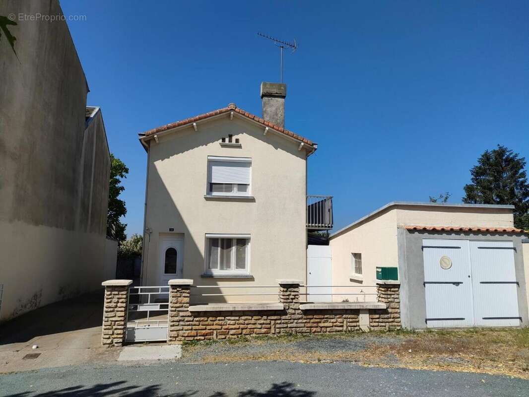 Photo 2 - Maison à PAMPLIE