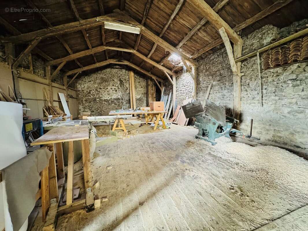 Maison à SAINT-CHRISTOPHE-D'ALLIER