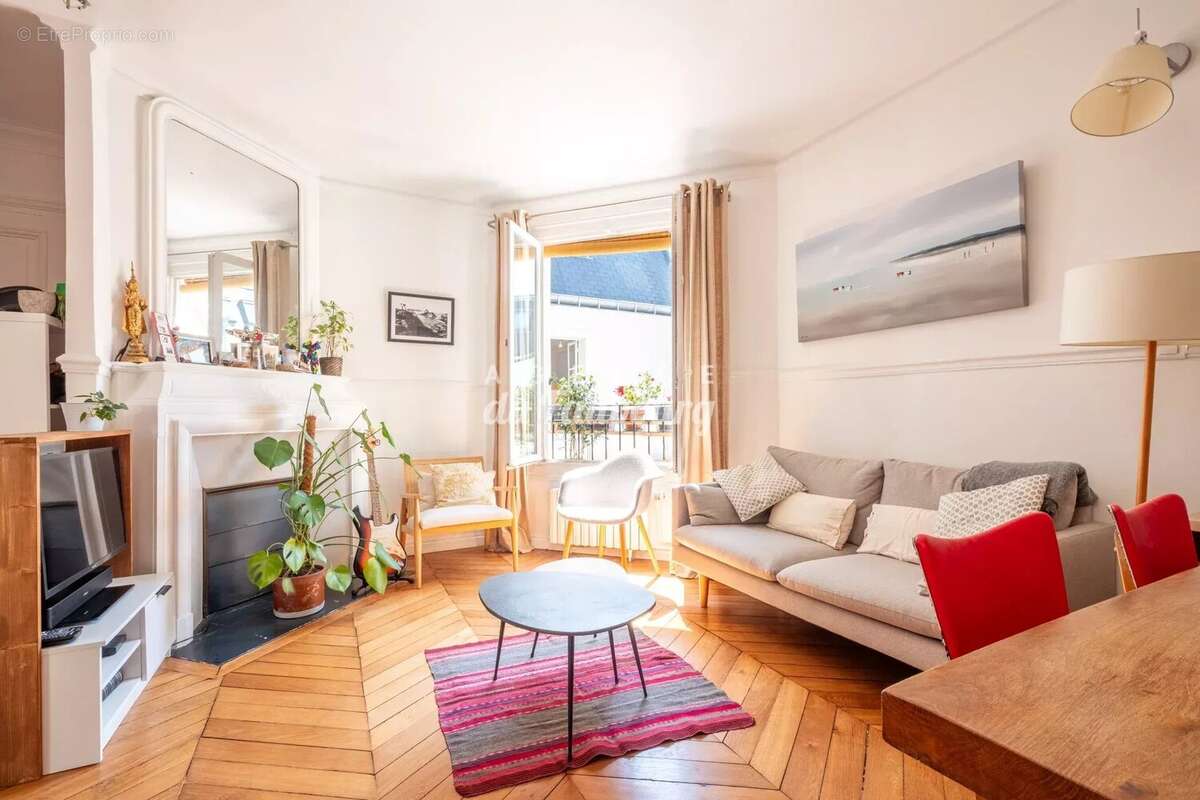Appartement à PARIS-10E
