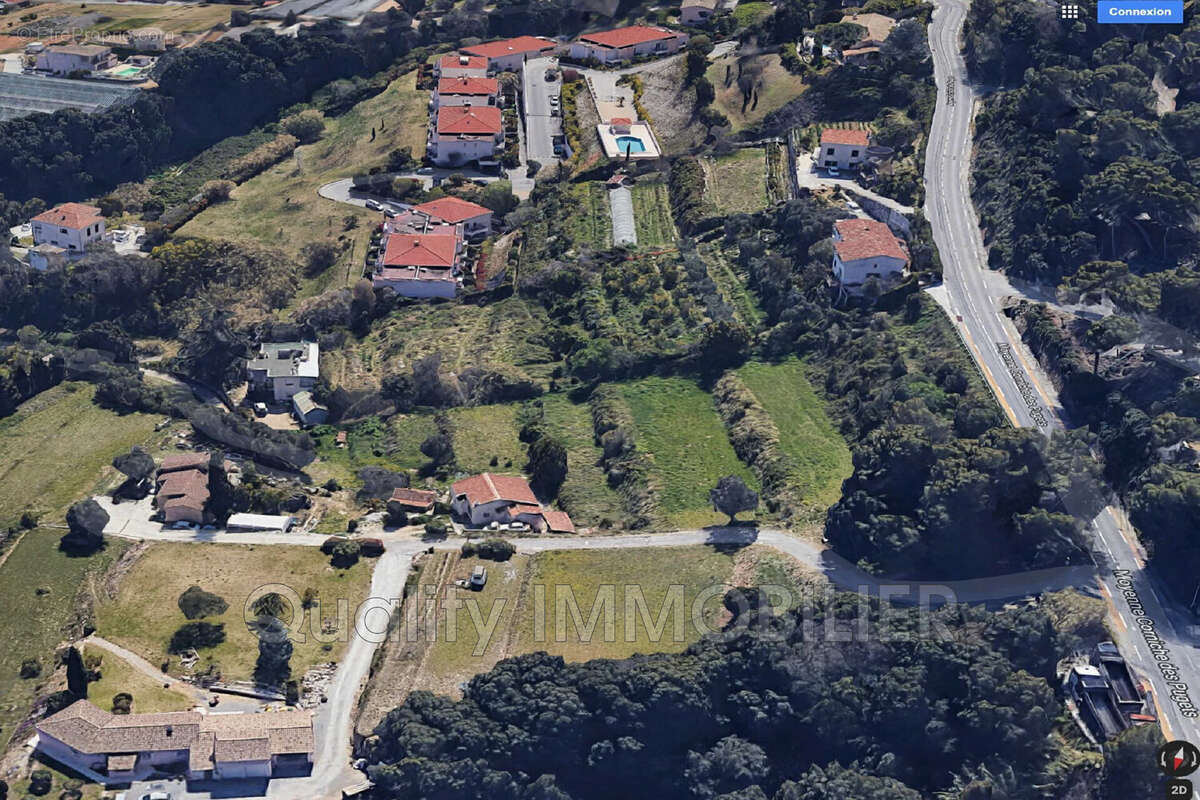 Terrain à SAINT-LAURENT-DU-VAR