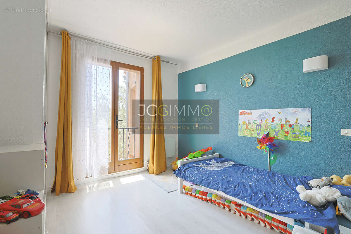 Villa T8 190m2 hab + Dépendance + Piscine + Vue dominante - photo 9
