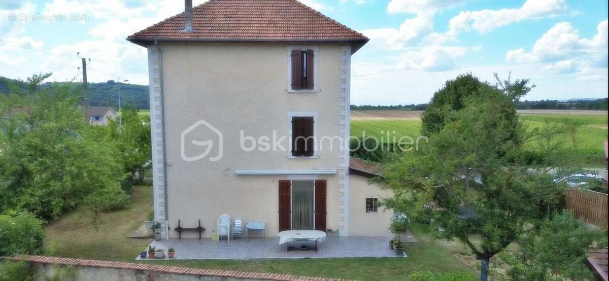 Maison à IZEAUX