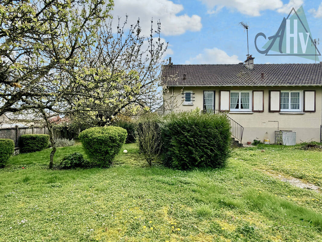 Maison à LOUAN-VILLEGRUIS-FONTAINE