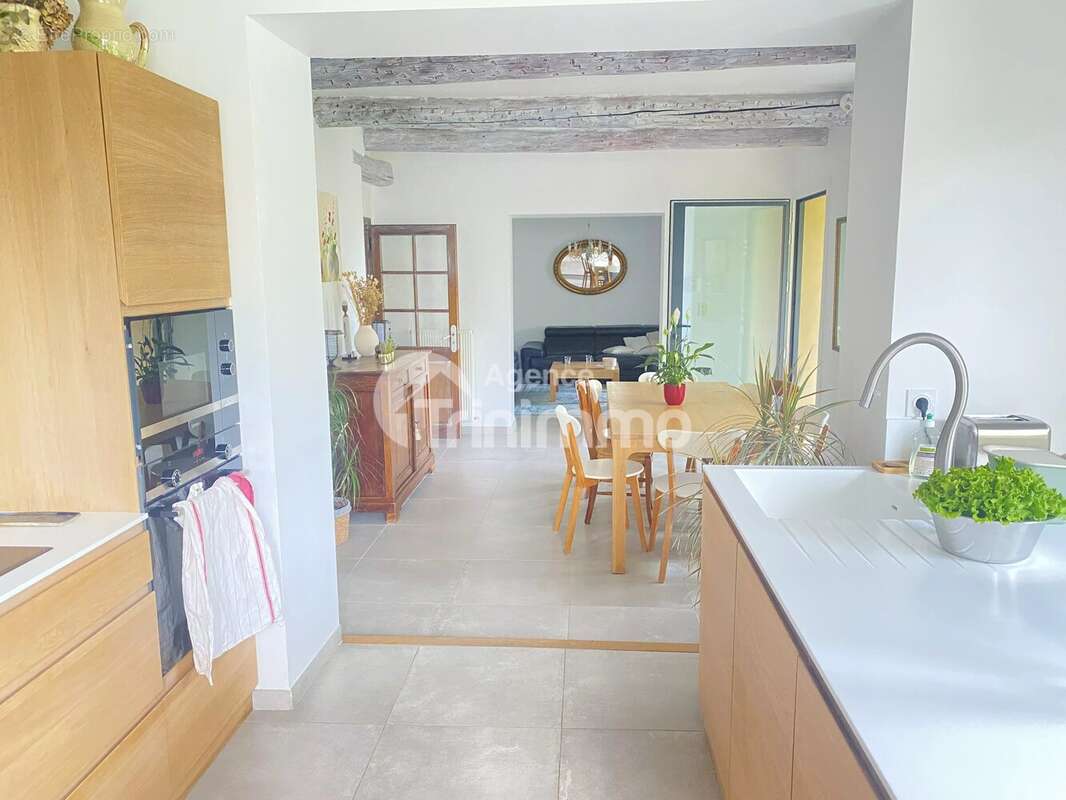 Maison à SAINT-SATURNIN-LES-AVIGNON