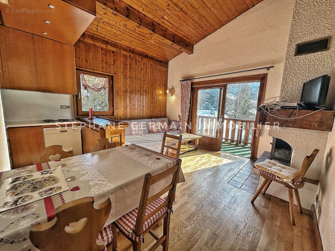Appartement raffiné avec cheminée, balcon et vue imprenable - MEGEVE - photo 3