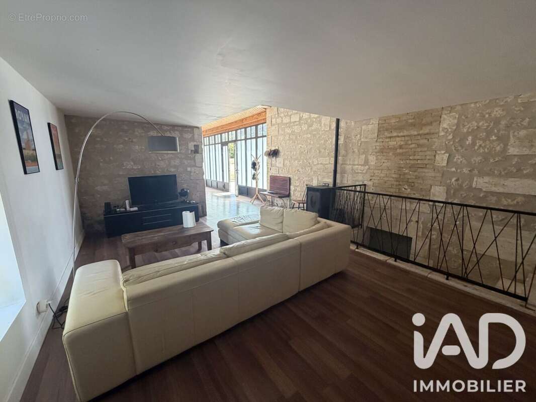 Maison 265 m² à Angouleme  - photo 7