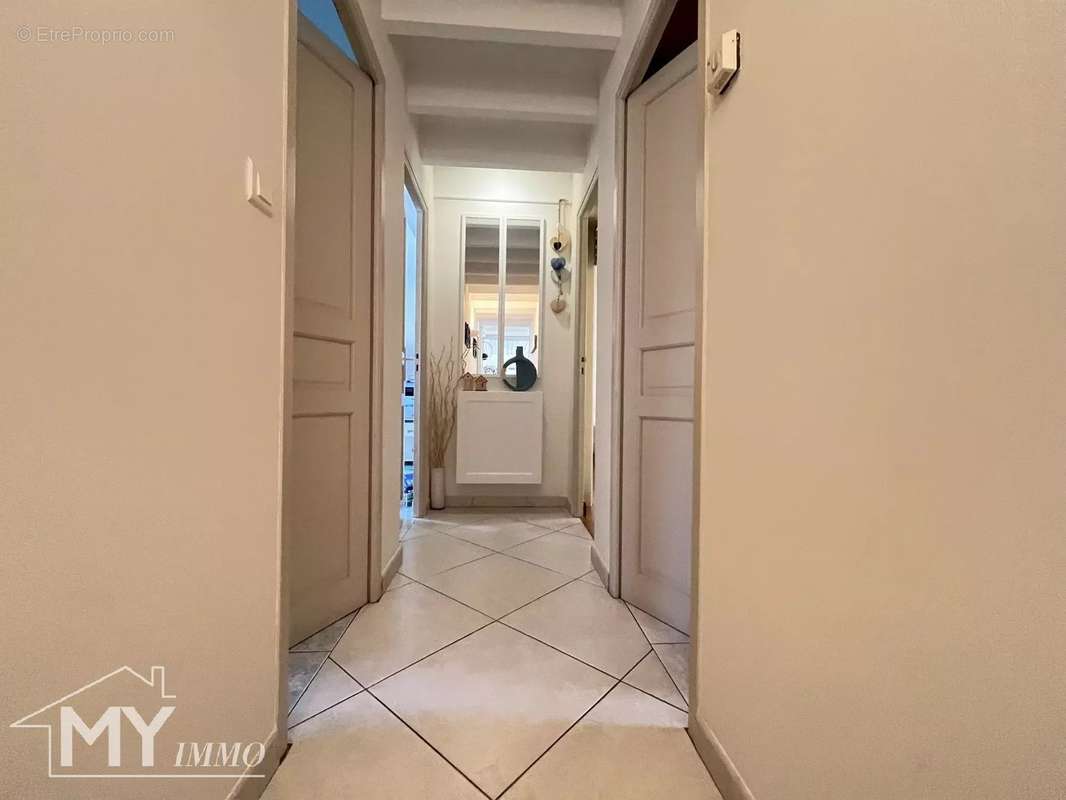 Maison à LAMOTHE-MONTRAVEL