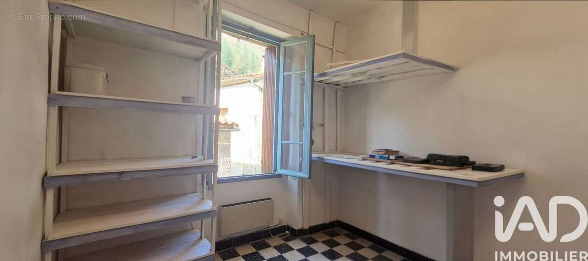 Appartement 198 m² à Saint-Laurent-Le-Minier  - photo 8