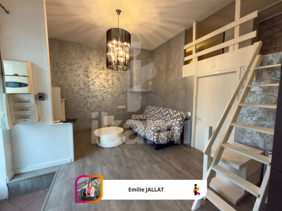 Appartement à FONTAINE