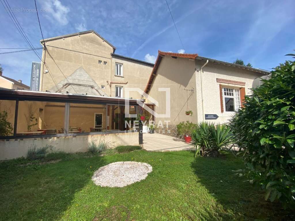 Commerce à PARAY-LE-MONIAL