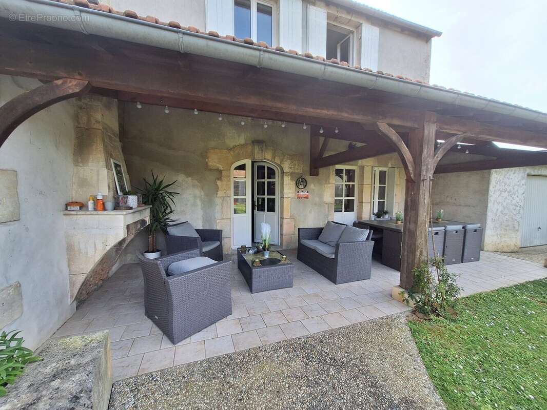 Maison à BURIE