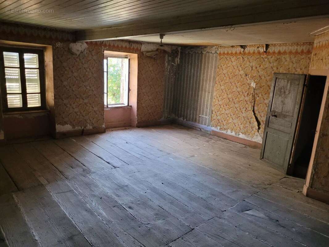 Maison à LA CHAPELLE-MARCOUSSE