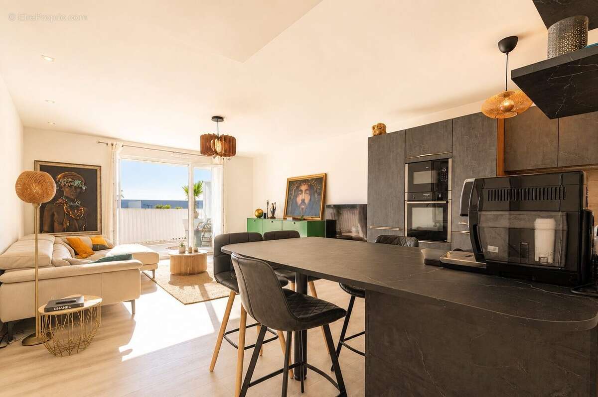 Appartement à VILLENEUVE-LOUBET