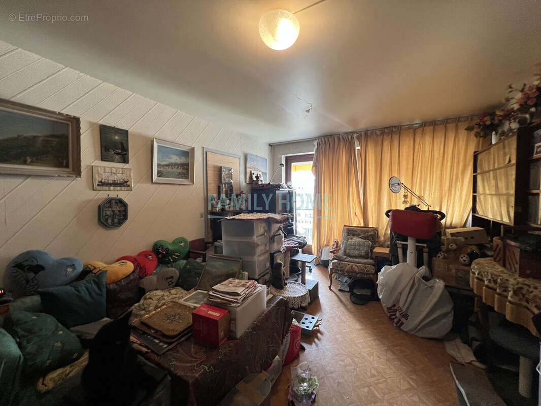 Appartement à PARIS-14E