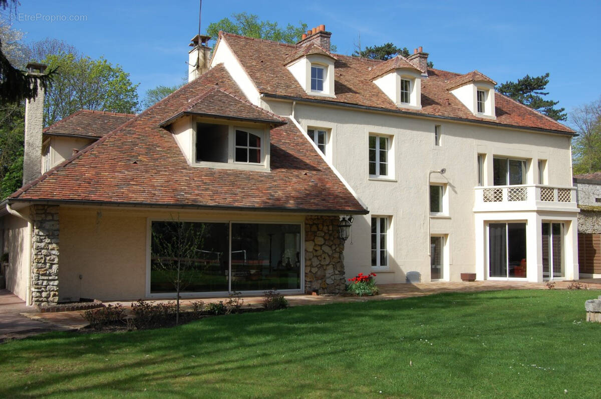 Maison à VARENNES-JARCY