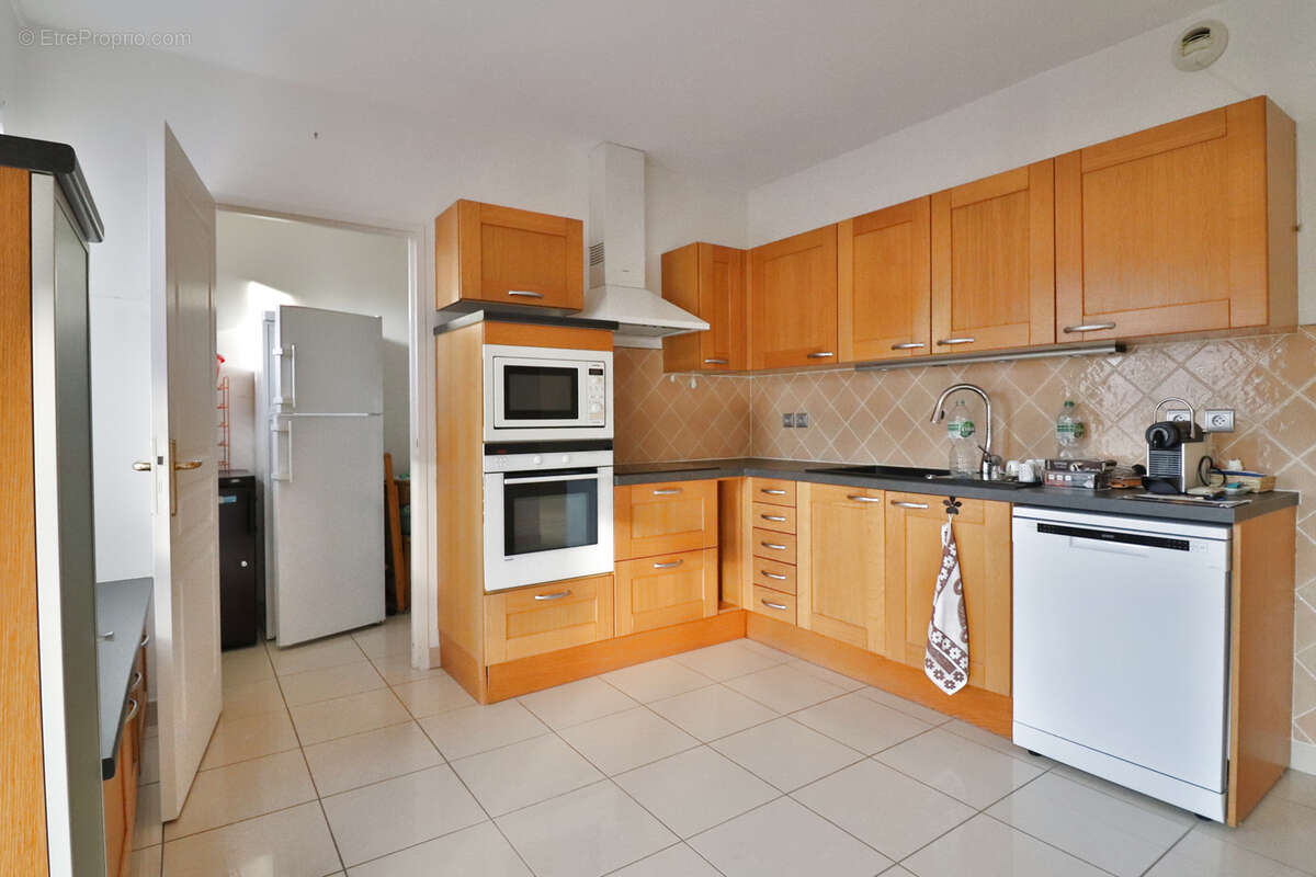 Appartement à CHARBONNIERES-LES-BAINS