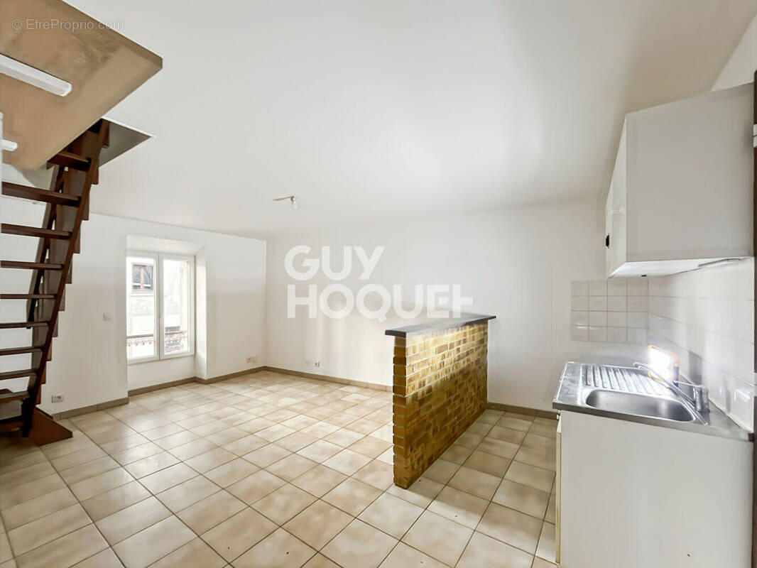 Appartement à FONTENAY-TRESIGNY