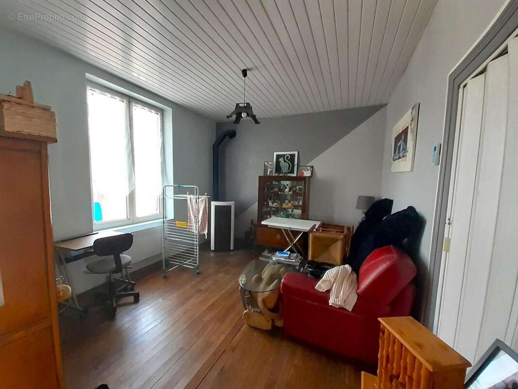   - Maison à THOUARS