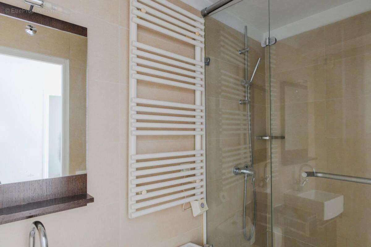 Appartement à PARIS-8E