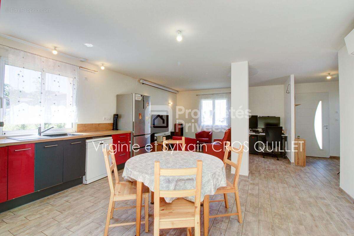 Maison récente T5 Pechbonnieu 121 m2 - photo 7