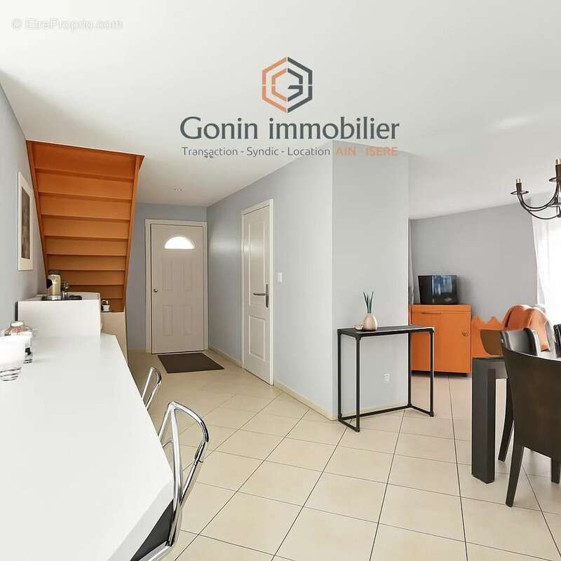 Maison à VILLIEU-LOYES-MOLLON