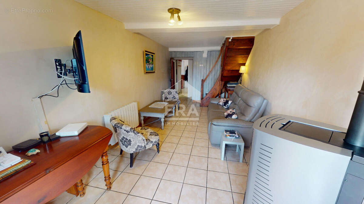 Maison à SAULT-BRENAZ