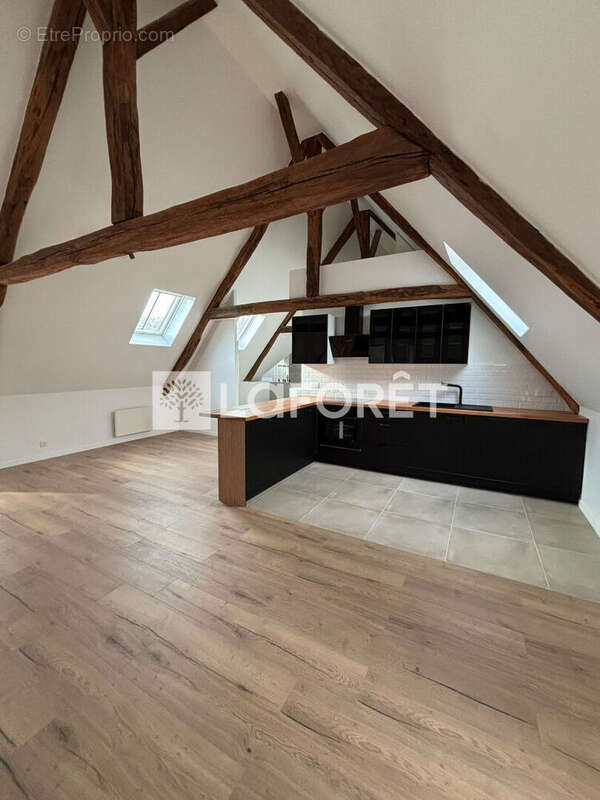 Appartement à MOUY