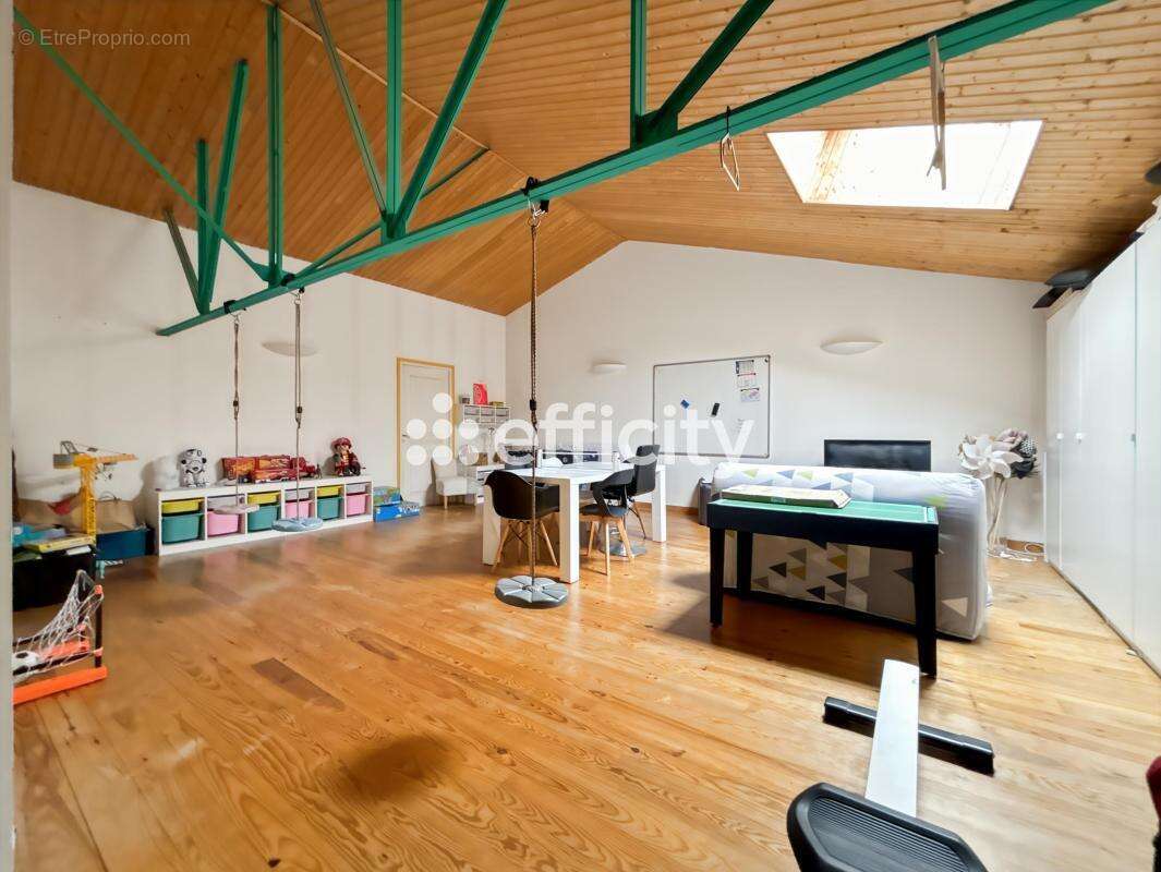 Maison 265 m² à Brizambourg  - photo 17
