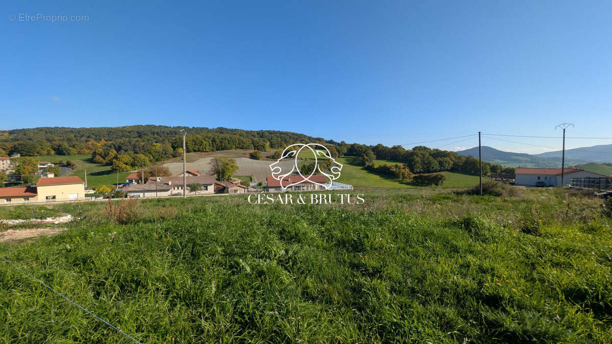 Terrain 3180 m² à Beaulieu  - photo 3