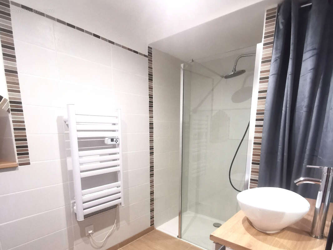 Maison à VILLEMOLAQUE