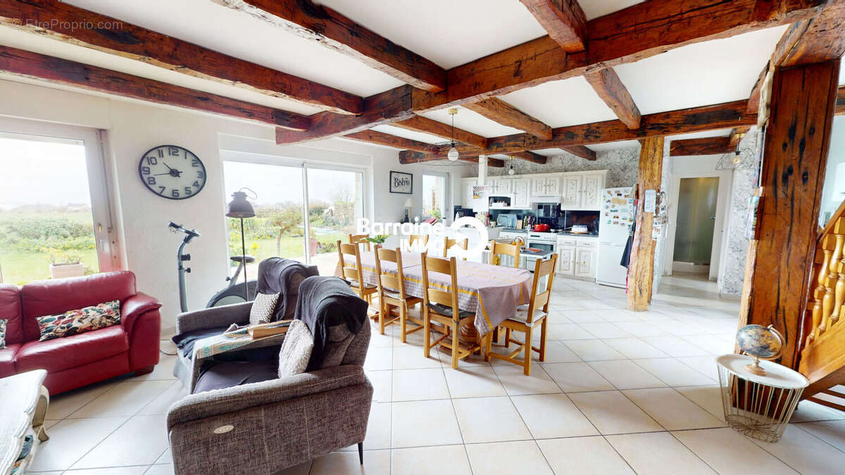 Maison à PLOUGONVELIN