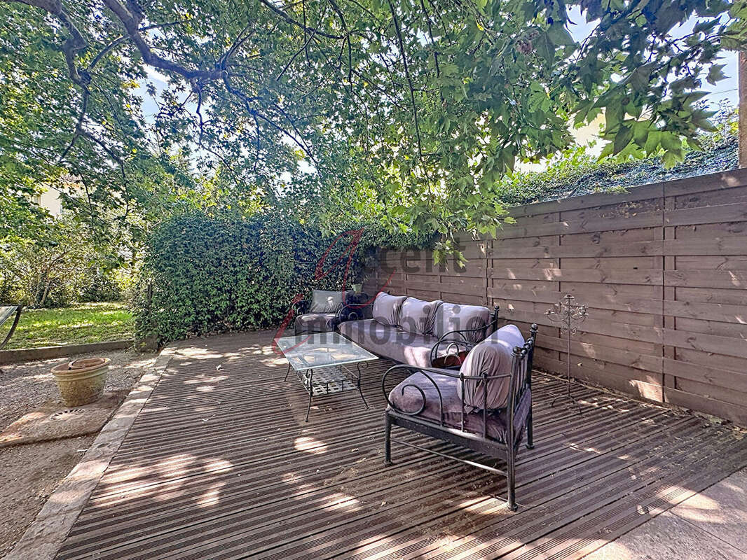 Cabannes, partie de mas de 128m² sur 584m² de terrain - photo 10