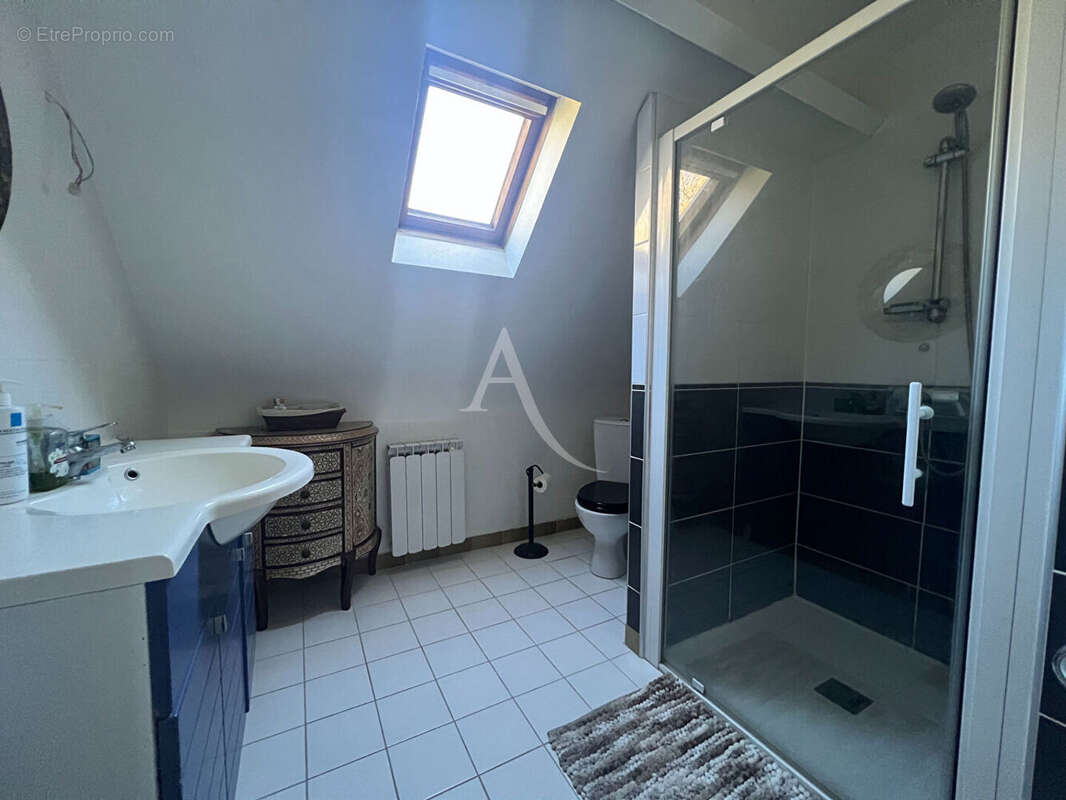 Maison Saint Julien De Chedon - 166 m² - photo 12